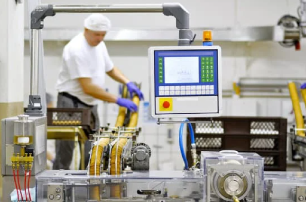 Worker Loses Four Fingers in Glasgow Factory Incident